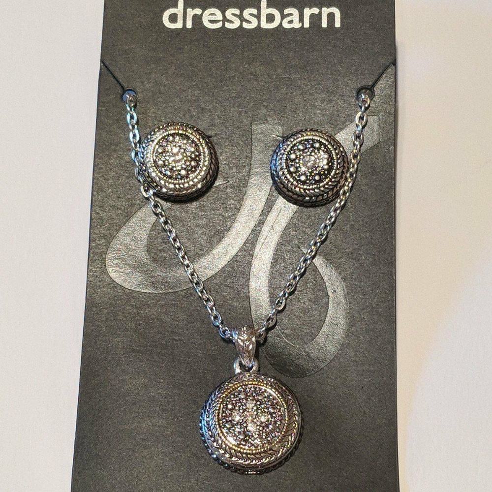 NWT Dressbarn Earrings & Necklace Set
